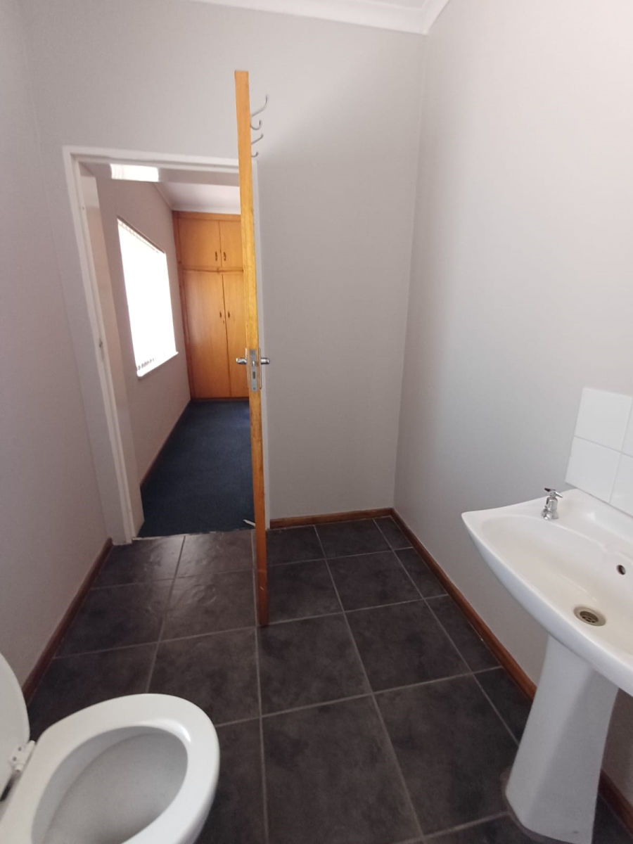 To Let commercial Property for Rent in Queenstown Central Eastern Cape